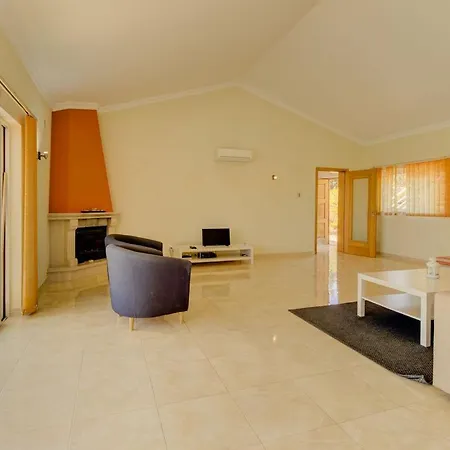 Vila Casa Hortinha Wonder 3 Bedroom In With Private Pool